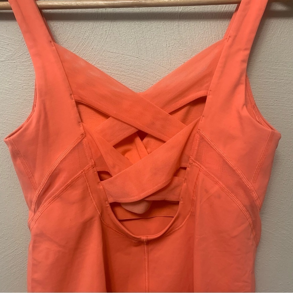 Lululemon Rise and Flow Tank Size 6 - Picture 8 of 11